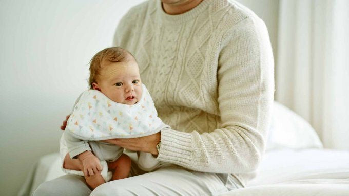 Mon bébé est gêné par ses rots et ses gaz : normal ou inquiétant ?